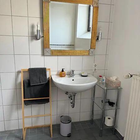 Moderne Mit Garten Apartment